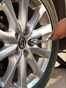 17/19/21/23mm Car Tire Wrench Heavy Duty L-type Mobile Socket Wrench Telescopic Tire Wrench W/ Double-head Sleeve