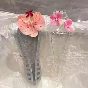 [Free Shipping] New Korean Jelly WomenS Shoes Casual New Fashion Outdoor WomenS Slippers Crystal Transparent Hole Shoes Floral Sandals