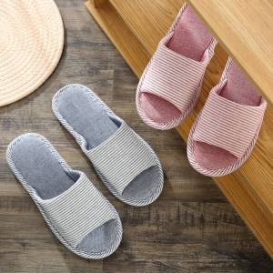 รองเท้าเดินในบ้าน สลิปเปอร์ กันลื่น นุ่ม ใส่สบาย รองเท้าใส่ในบ้าน รองเท้าแตะ