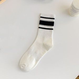 🔥Margotu🔥ถุงเท้าแฟชั่นใหม่สำหรับผู้หญิง ถุงเท้ากีฬาลายทางผ้าฝ้ายแท้ฤดูใบไม้ร่วงและฤดูหนาว นุ่มและเป็นมิตรกับผิว ราคาถูก