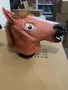 Mặt nạ đầu ngựa mũ đội đầu hình thú Dog Horse King cosplay Mặt nạ kỳ lân đầu cá ngựa đen đạo cụ hài hước chất liệu vinyl.