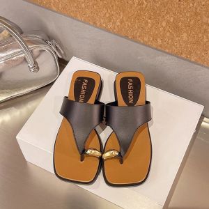 [Free Shipping] Thick-Soled Flip-Flops Fashionable And Versatile Perfect For Wearing Outdoors Beach Trends Light Luxury And A High-End Feel Wedge-Heeled Sandals