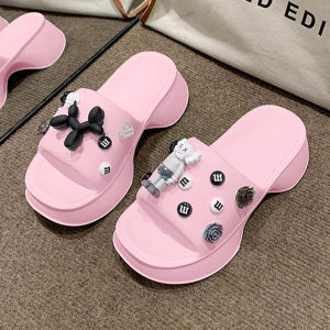 LHSunday สินค้ารุ่นใหม่ รองเท้าเเเฟชั่นผู้หญิง โทน 4 สี ให้เลือก เเเมทช์ได้กับหลายชุด ตัวติดก็ดีดูเท่ห์ รีบสั่งเข้ามากันเลย ดูดีเวอร์ พร้อมส่งจากไทย รีบซื้อก่อนสินค้าหมด