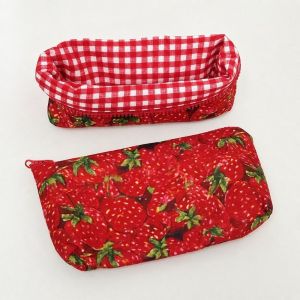 NEXTYOO Họa tiết dâu tây Hộp đựng bút chì Thiết kế khóa  Dung lượng lớn Túi đựng mỹ phẩm Thời thượng Hộp đựng văn phòng phẩm Túi đựng bút Quà tặng