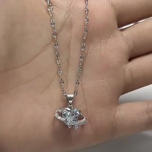 AE Love Planet Necklace for Women - Simple Fashionable High-End Heart-Shaped Pendant Unique Design Fresh and Delicate Star Collarbone Chain