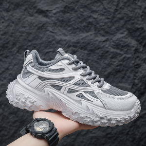 Sepatu Fashionable Cowok Sneakers Bahan Lembut Sol Empuk Rubber Anti Licin Non Slip New Arrival QNA803