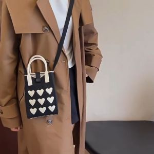 Heart Knitted Mini Square Handbag Cute Mobile Phone Shoulder Bag Girls Outdoor Crossbody Bag