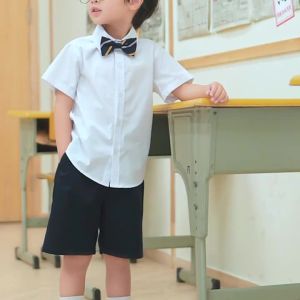 ชุดนักเรียน "โปโลตรง" เสื้อเชิ้ตแขนสั้นสีขาวสำหรับเด็กผู้ชาย ผ้าฝ้ายซาติน ชุดนักเรียนฤดูร้อนน้ำหนักเบาสำหรับเด็ก ชุดการแสดง
