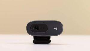 C270 HD Webcam with noise-reducing mics for video calls Mono Noise-Reducing Mic Auto-Light Correction