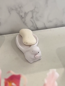 Waterproof Resin Soap Dish Featuring Rabbit Shape For Bathroom Storage And Display