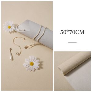 Phông nên đơn màu có hoạ tiết nổi cát xi măng dùng chụp ảnh sản phẩm