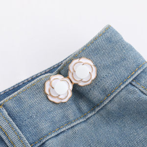 🌸Camellia🌸Camella Rose Petal Waist Belt Jeans Tightening Artifact Brooch Is Too Big to Be Reduced to a Smaller Size Adjustable Button No Seam Detachable Waist Buckle牛仔裤收紧山茶花腰带扣