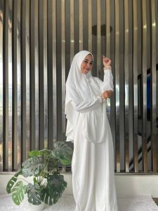 Gamis Hijab Syari Oneset Permium Wanita Bahan Crinkle Air flow Putih dan Hitam untuk Haji dan Umroh