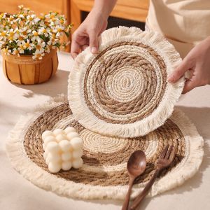 JOKTT Round Straw Woven Placemats Handmade Braided Tassel Edge Table Mat Natural Anti-Slip Wedding Dinning Table Decor