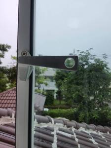 มือจับบานกระทุ้ง มือจับยาว กระทุ้ง มือจับ มือจับแปะ มือจับกระทุ้งแปะ มือจับหน้าต่างบานกระทุ้ง AAA ตองเอ ระยะสกรู 3.8 cm