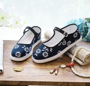 WomenS Layered Sole Cloth Shoes With Single Strap And Anti-Slip Design For Mothers