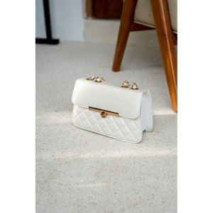 Tas Selempang Wanita Flicka Bag Menggunakan Tali Rantai Dan Kunci Yang Aesthetic