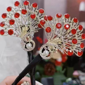 High-end Crystal Peacock Disc Hair Artifact Pill Head Fixed Twist Bar Banquet Wedding Hair Accessories