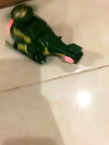 Mainan Helikopter Attack ada lampu dan suara