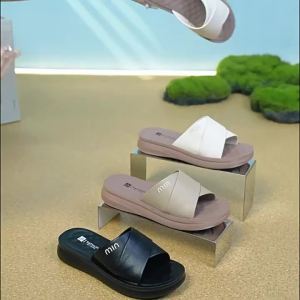 WomenS New Summer Outdoor Soft-Soled Non-Slip Slippers For Mothers 2026 Suitable For Middle-Aged And Elderly People One-Strap Sandals