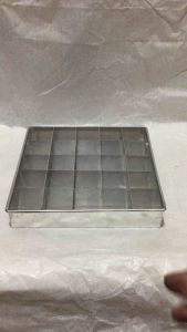 Loyang sekat bronis 22x22x4cm isi 25 kotak/Loyang plus sekat bronis/cetakan bronies sekat/cetakan kue/Loyang/Loyang kue/alumunium/alat baking/alat dapur/bisa