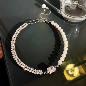 สร้อยคอผู้หญิงสร้อยคอ 2 ลายผสมระหว่างมุก กับ สร้อยฝั่งเพชร ประดับเพชรเม็ดใหญ่ตรงกลางสร้อยคอ แฟชั่นนาผฬิกาผู้หญิง