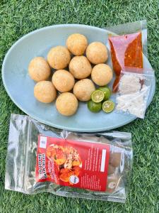 Cilok Aci Goreng dan rebus Bumbu Pedas Merah Isi 10