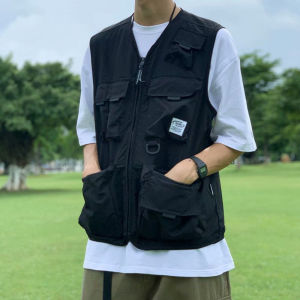LIVE GREAT | เอาท์เล็ตเสื้อกั๊กผู้ชายแบบมีกระเป๋าหลายฟังก์ชั่นด้านนอกเหมือนกันหมดเสื้อกั๊กฮิปฮอปแบรนด์น้ำขึ้นน้ำลง