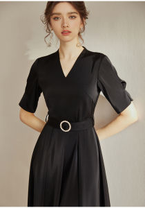 Đầm cổ tim nhọn tay ngắn dáng xòe có kèm dây đai