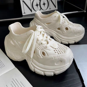 UoMeAi Sepatu gua anak-anak musim panas pakaian luar ruangan memakai bagian bawah tebal non-slip EVA anti-bau bernapas sandal tren pantai sandal pria dan wanita dengan model yang sama