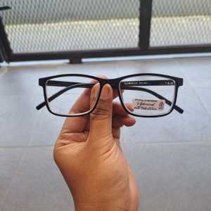 KACAMATA LENSA MINUS UNTUK RABUN JAUH PRIA DAN WANITA FREE BOX DAN LAP KACAMATA TERSEDIA DARI -0.50 S/D -4.00 - DIPINTO