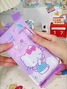 ผ้าเช็ดทำความสะอาดมือและปาก Sanrio Strawberry Bear แบบพกพา สำหรับเด็กและทารก ผ้าเช็ดทำความสะอาดแบบใช้แล้วทิ้ง