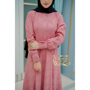 Gamis embos hermosa motif daun warna dusty pink