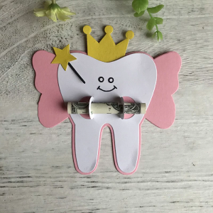 เทมเพลตมงกุฎแม่แบบโลหะแม่พิมพ์ลายฉลุลายนูนสำหรับทำงานฝีมือกระดาษ DIY สมุดภาพแม่แบบทำมือ