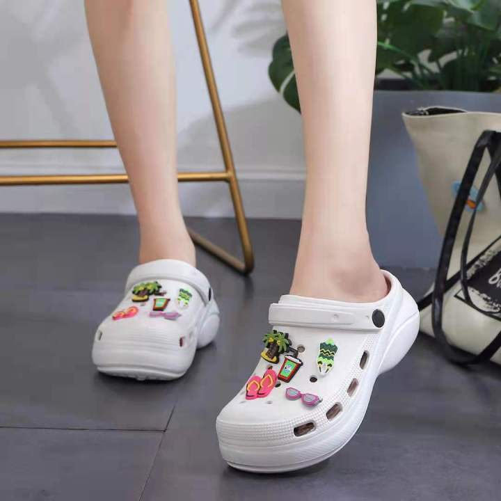 Crocs slippers hot sale womens