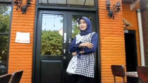 ReLyn Fashion Blouse Batik Modern Kekinian
