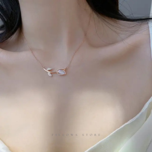 Kalung Liontin Bunga Tulip Rantai Klavikula Wanita Korean Style