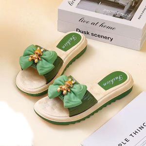Free Shipping Summer Thick-Soled Slippers Fashionable And Non-Slip Suitable For Students To Wear Outdoors With A Flat Heel And Soft Sole Ideal For Indoor Use And Preventing Slips In The Shower