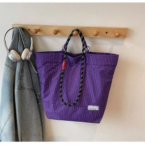 Túi đeo vai nhẹ đơn giản và phong cách mới với thiết kế thời thượng túi đựng điện thoại dung tích lớn túi dây rút thể thao thông thường.