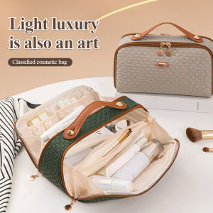 【Fast delivery】Largecapacity cosmetic bag