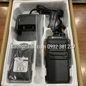 Bộ đàm cự ly dưới 3km Motorola TC800 - đủ phụ kiện