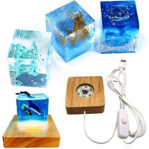 DGTHE ยูเอสบี สี่เหลี่ยม แก้วคริสตัล ศิลปะเรซิน การตกแต่งบ้าน ไฟ LED ฐานโคมไฟ ที่วางแก้วคริสตัล ฐานไฟไม้ ขาตั้งคริสตัล