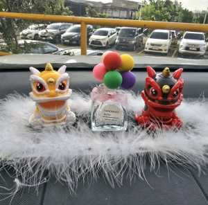 ngan Dashboard Mobil motif Barongsai dan botol balon Anti Slip Bulu Car - Aksesoris Mobil