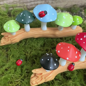 Garden Mushrooms on Tree Stump Resins Miniature Decorations for Home Office Desktop or Car Interior Ornament Sculpture