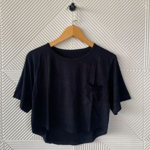 Shabhira Atasan Oval Saku / Kaos Polos Lengan Pendek Wanita / Crop Top / Korean Style / 1768