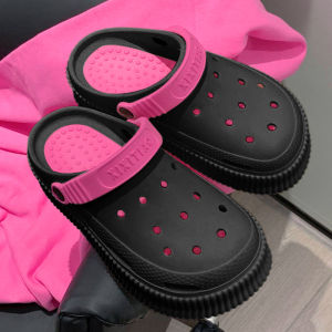 QDshop มาแรงสุดๆ รองเท้าหัวโตผู้หญิงงานเข้าใหม่ วัสดุยางอย่างดีพื้นนิ่มมีกันลื่น น้ำหนักเบามีสายรัดส้น ตัดสีกับตัวรองเท้า งานดีมีคุณภาพแน่นอน