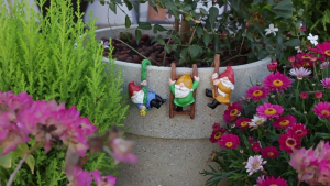 Phim hoạt hình hiện đại Gnome tác phẩm điêu khắc bàn bức tượng Chậu hoa tác phẩm điêu khắc dễ thương lùn tượng trang trí văn phòng làm việc món quà kỳ nghỉ