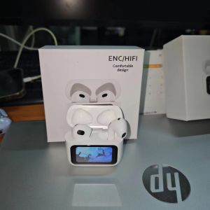 หูฟังบลูทูธพร้อมจอทัชสกรีน หูฟังไร้สาย เสียงดี นุ่ม ลดเสียงรบกวน แบตใช้ได้นาน TWS สีขาว แถมสายห้อย หูฟัง ทำทุกอย่างผ่านกล่อง