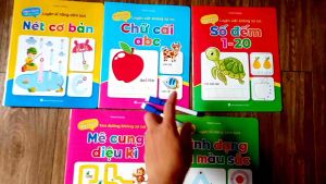 Sét 5Vở Viết Xóa Được - Wipe Clean: Luyện Viết Không Sợ Sai. Tặng Kèm 2 Bút Lông Bảng_ Hà Thu Bookstore. Đồ chơi học tập và giáo dục sớm cho bé