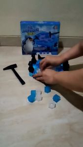 Penguin Ice Breaking Game Pinguin Es Pukul Palu